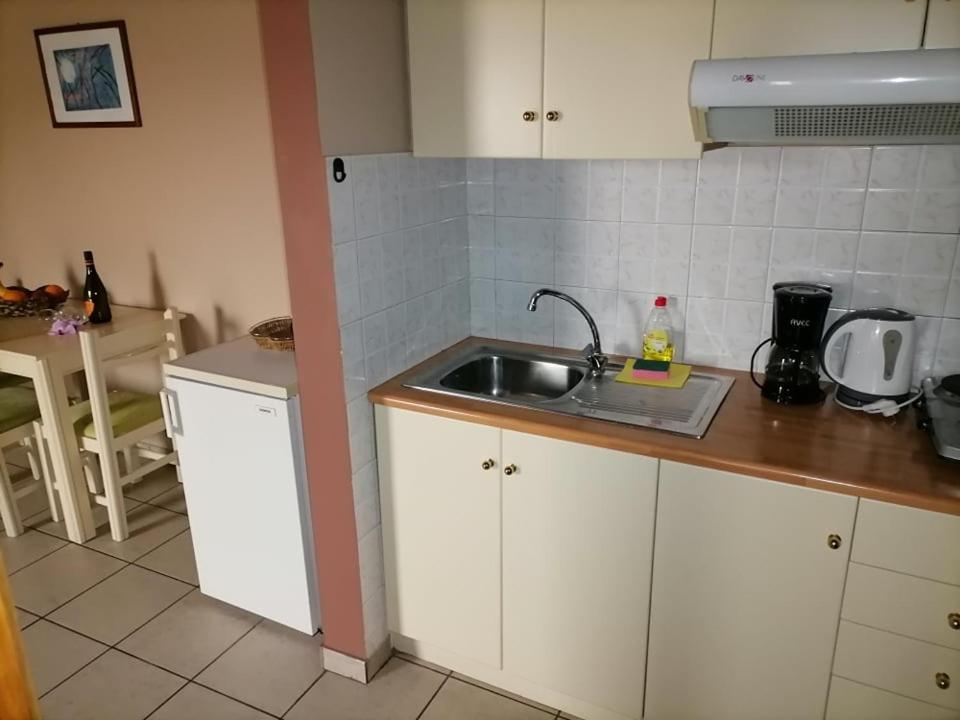 Kydoni Apartments And Studios Agia Marina  Екстер'єр фото